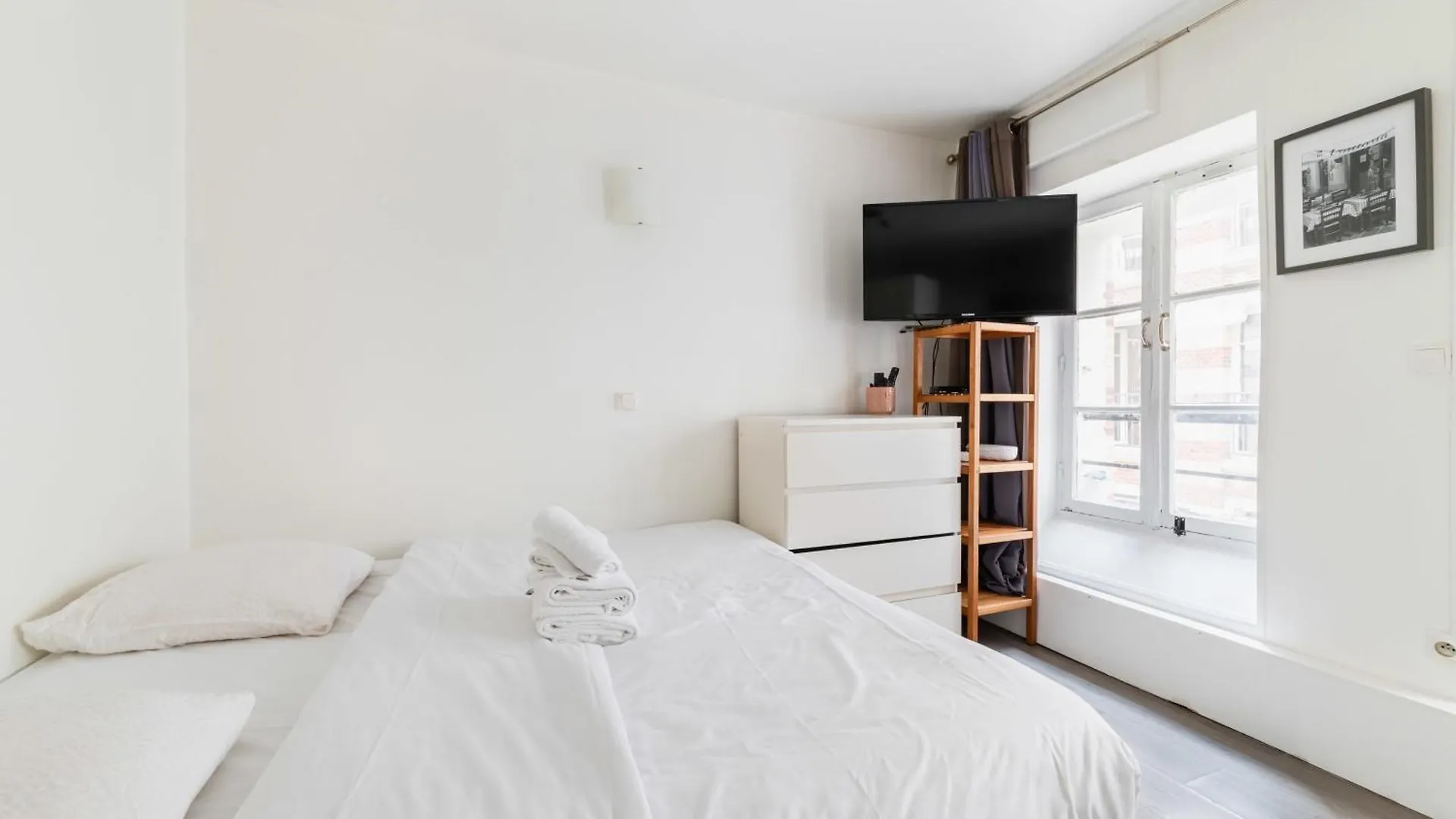Grand Studio Fonctionnel Republique - Paris 10 Apartment 0*,  France